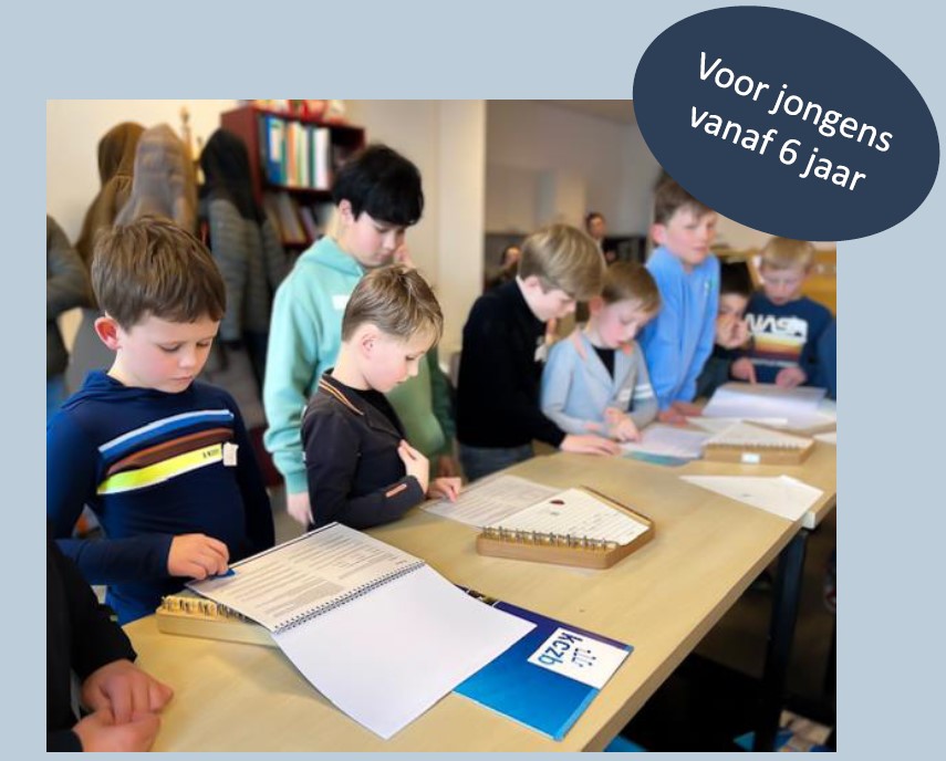 Jongens met cymbaal